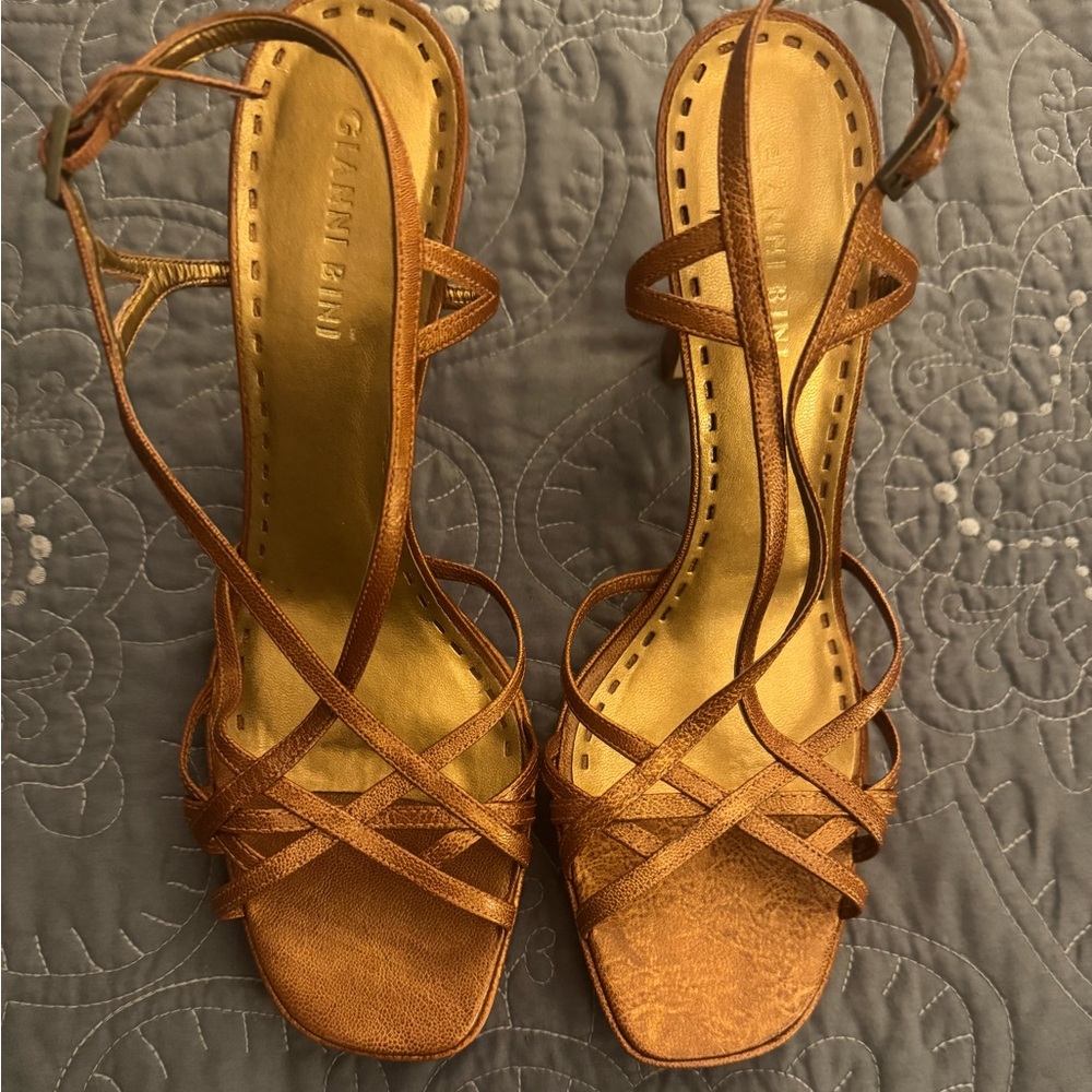 Beautiful bronze Gianni Bini Dress Sandals